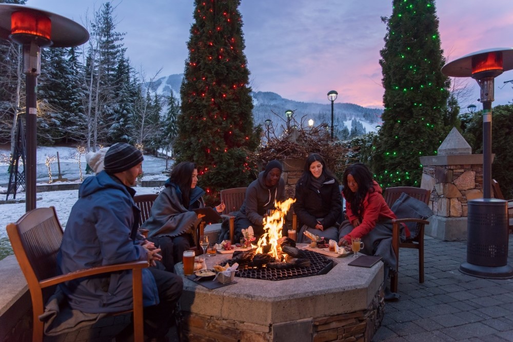 Geniet met vrienden in Whistler rondom een kampvuur