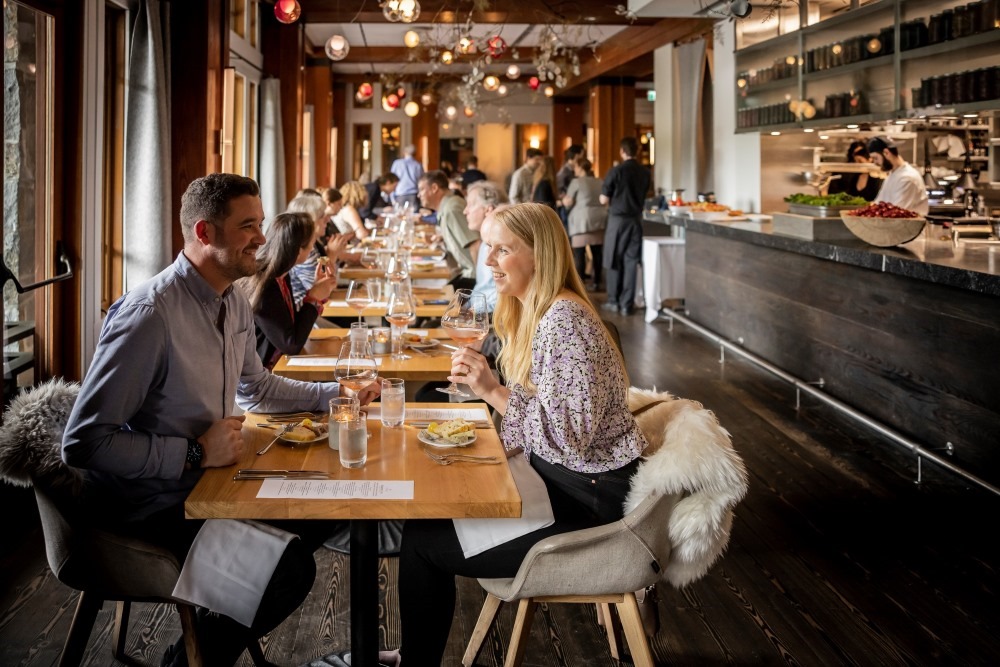 Restaurant The Den in Whistler, te vinden in de Nita Lake Lodge