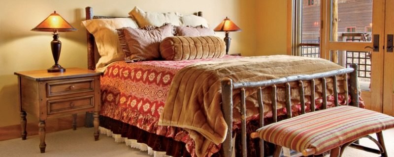 Huh Verouderd Pakistan King bed of queen bed in je lodge in Canada of Amerika?